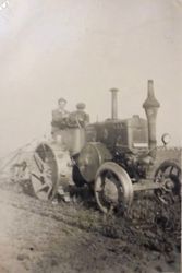 Traktor z majątku w Wilanowie