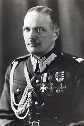 Gen. Bryg. Mieczysław Makary Smorawiński
zamordowany przez NKWD w 1940 r.
w Katyniu,
Z archiwum rodzinnego Marii Zagrodzkiej