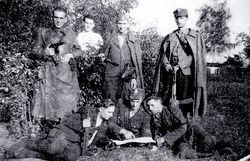 Patrol bojowy XXIII Okręgu NZW
(Narodowe Zjednoczenie Wojskowe) 1948 r.
stoją od lewej:
Jan Malinowski ps."Stryj",
Karol ...