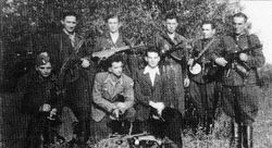 Patrol bojowy XXIII Okręgu NZW
(Narodowe Zjednoczenie Wojskowe) 1948 r.
stoją od lewej:
Seweryn Oryl ps: "Kanciasty",
Tadeusz ...