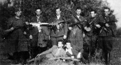 Patrol bojowy XXIII Okręgu NZW
(Narodowe Zjednoczenie Wojskowe) 1948 r.
stoją od lewej:
Seweryn Oryl ps: "Kanciasty",
Tadeusz ...